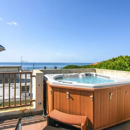 2 Bedroom In * Lavagna