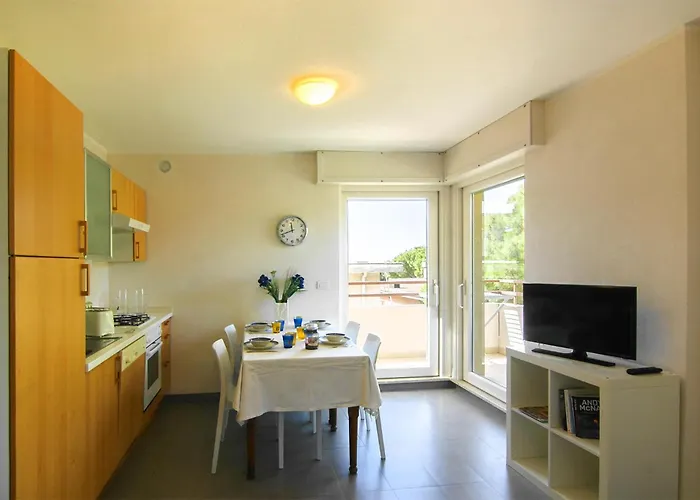 2 Bedroom In *